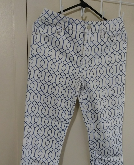 Ladies Chico's White & Blue Crop Jeans - Picture 1 of 3
